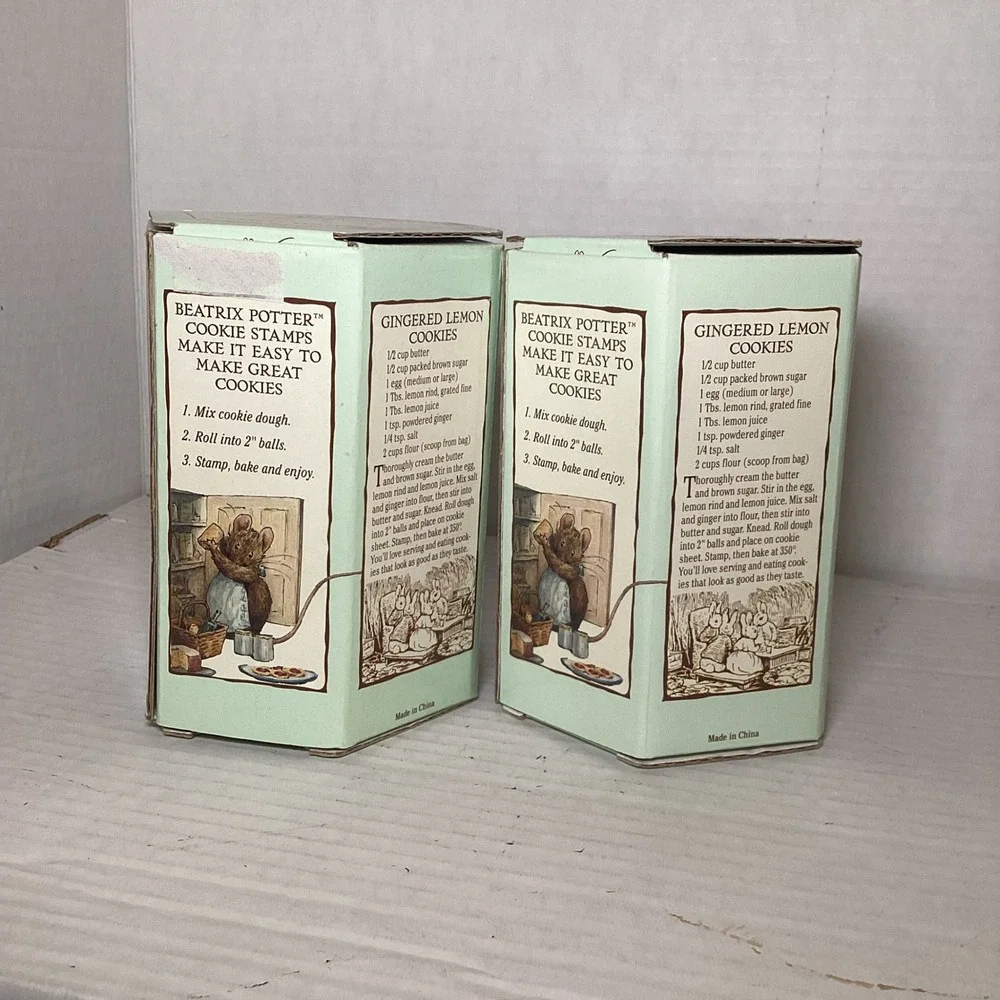 Vintage 1997 Beatrix Potter Cookie Stamps Mrs Rabbit Benjamin Bunny Set of 2